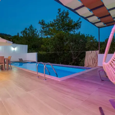 Akca Uezuemlue Hotel 4*